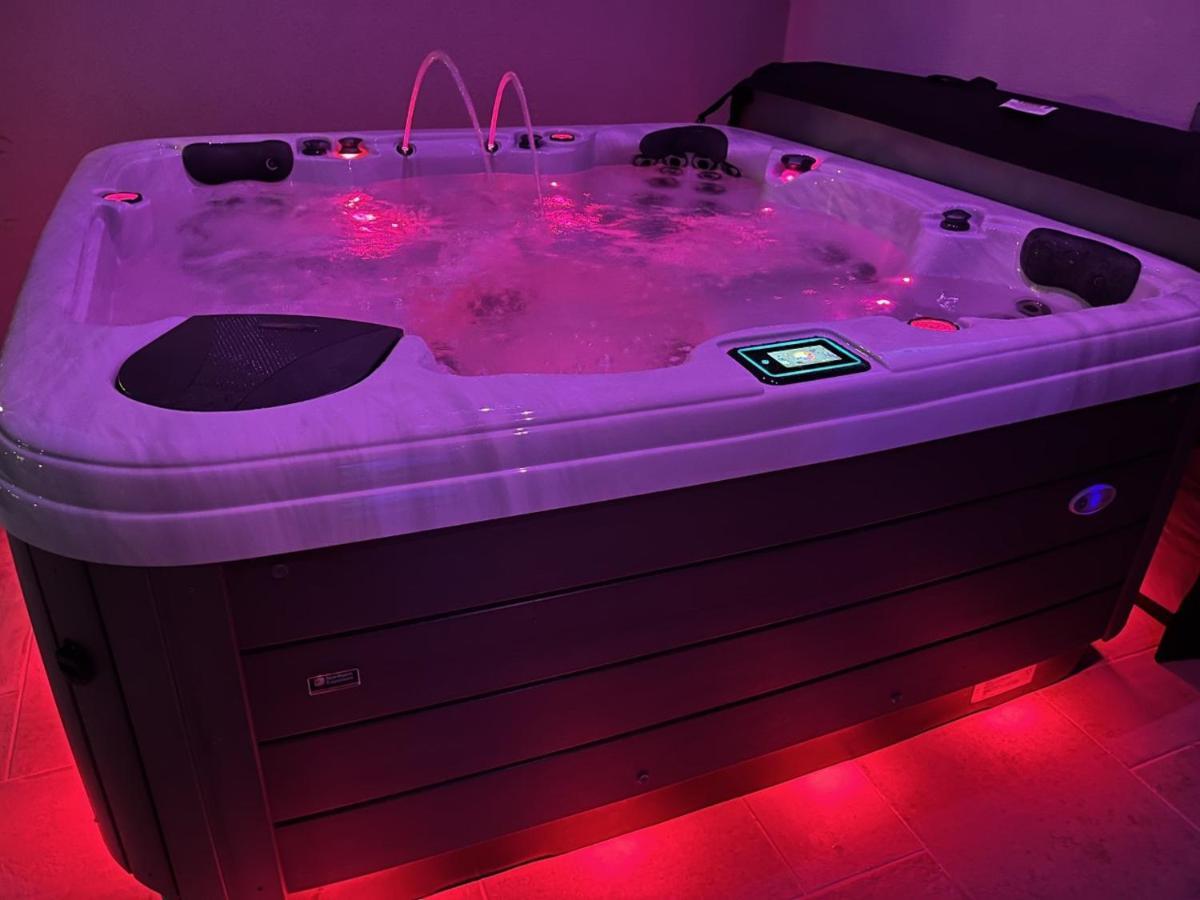 La Suite De Charme Du Mas De La Fontaine De Jonquier Avec Spa Privatif Séguret Εξωτερικό φωτογραφία