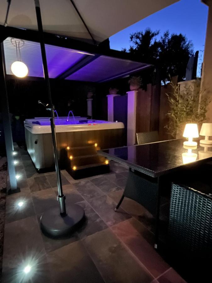 La Suite De Charme Du Mas De La Fontaine De Jonquier Avec Spa Privatif Séguret Εξωτερικό φωτογραφία